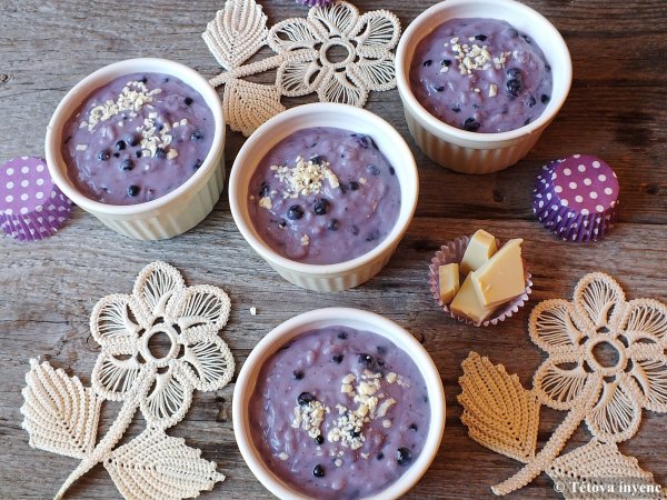 Áfonyás-fehércsokis tejberizs