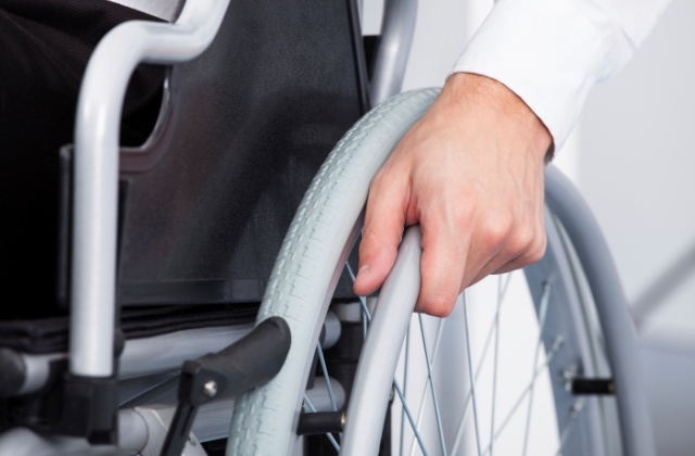 Nem gondoltak az akadálymentesítésre a fonódó villamos megállóinak kialakításakor