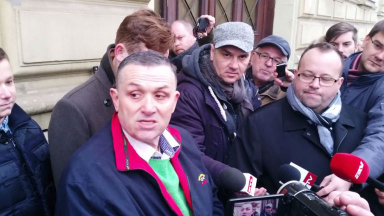 48 órát nem aludt Lagzi Lajcsi 48 órát nem aludt Lagzi Lajcsi