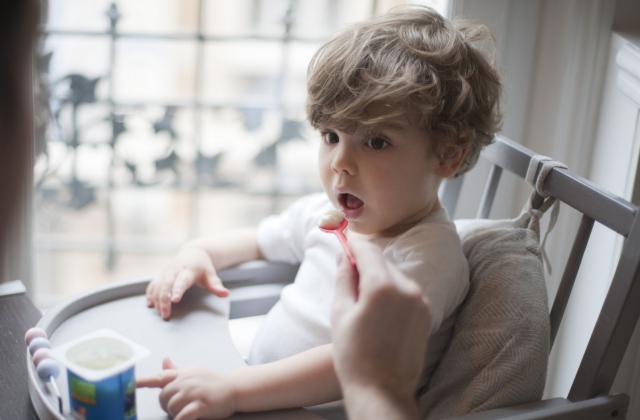 Babaétrend hozzátáplálás után - így vond be a tejtermékeket