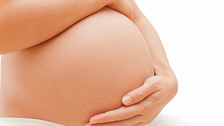 Várandós nők a drog áldozatai: császárral mentették a babábak