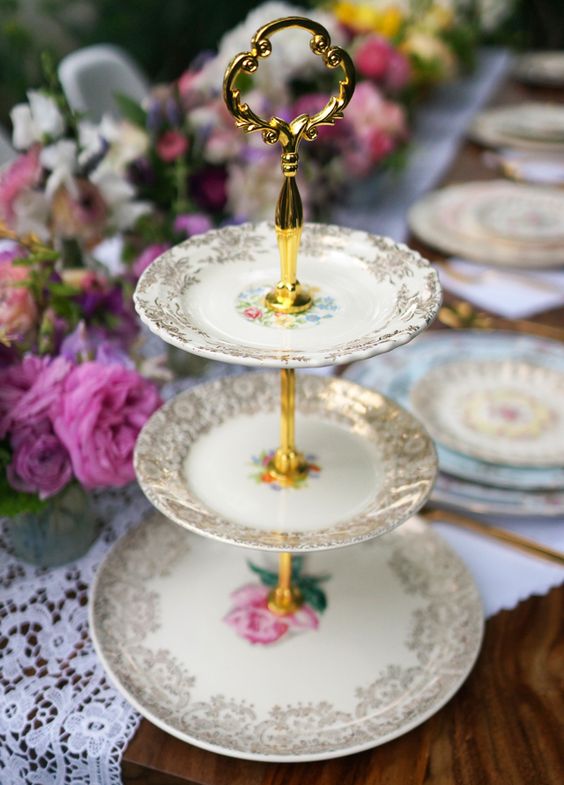 Egyedi, és gyönyörű vintage sütitartók