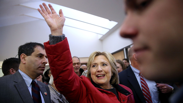 Hillary Clinton egy fél hajszállal tudott csak nyerni