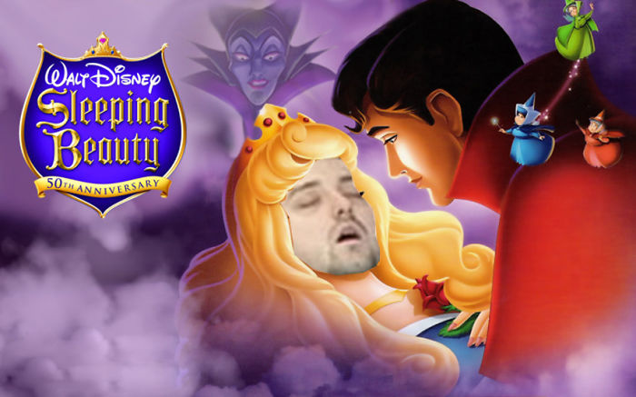 A nap sztárja lett a munka közben elalvú srác - vicces fotók