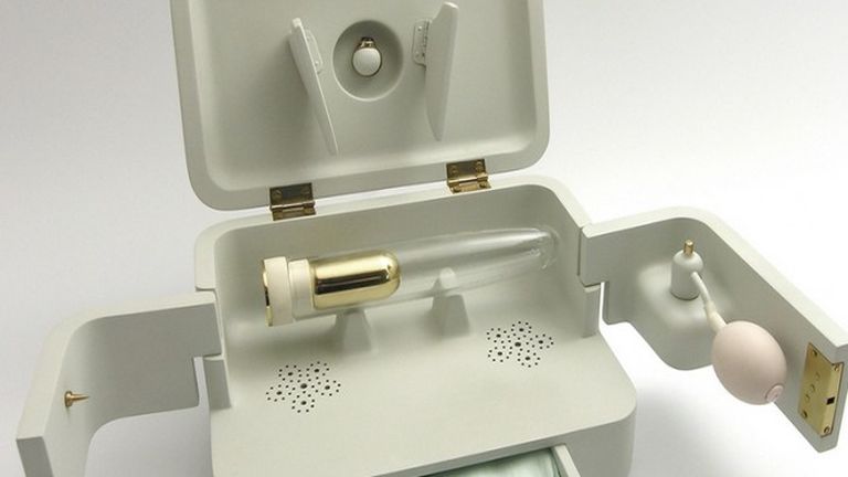 Mintha még mindig élne...