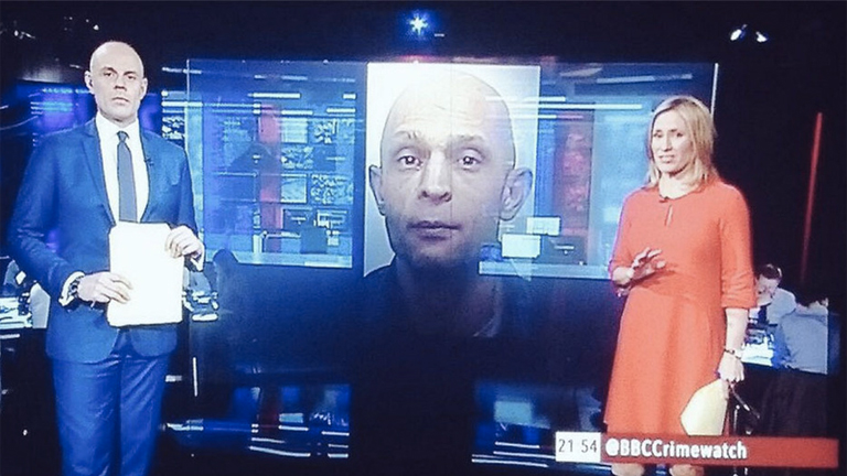 Balra Jason Mohammad, a képernyőn Viktor Lakatos (Fotó: Twitter)