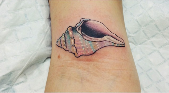 Elképesztő sellős tetkók földi hableányoknak - fotók