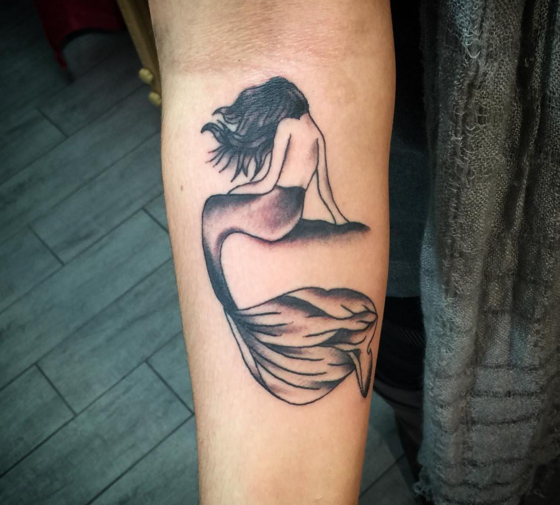 Elképesztő sellős tetkók földi hableányoknak - fotók