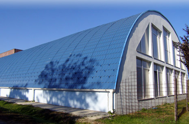 Bezárták az életveszélyes jánossomorjai uszodát