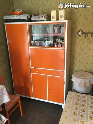 Retró konyhák: a pilleszéktől az üveggyűjteményig Retró konyhák: a pilleszéktől az üveggyűjteményig