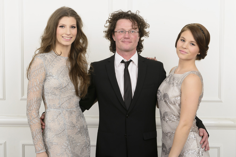 Lányaival, Lucával és Rebekával a tavalyi Story gálán