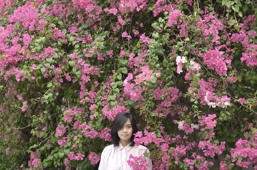 Nagymamájával közös fotókkal dolgozza fel édesapja elvesztését a fiatal lány Nagymamájával közös fotókkal dolgozza fel édesapja elvesztését a fiatal lány