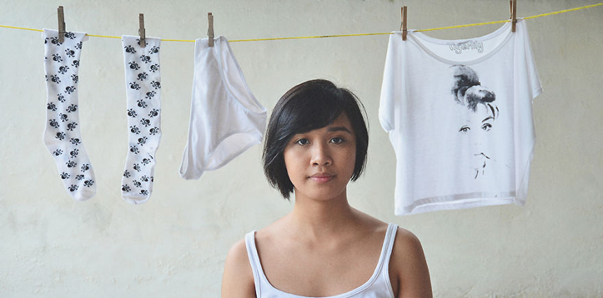 Nagymamájával közös fotókkal dolgozza fel édesapja elvesztését a fiatal lány Nagymamájával közös fotókkal dolgozza fel édesapja elvesztését a fiatal lány