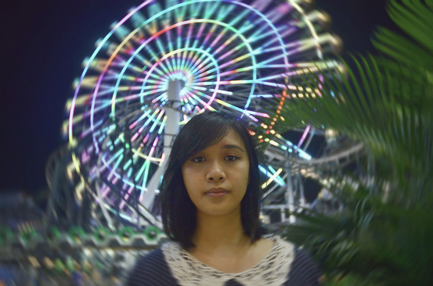 Nagymamájával közös fotókkal dolgozza fel édesapja elvesztését a fiatal lány Nagymamájával közös fotókkal dolgozza fel édesapja elvesztését a fiatal lány