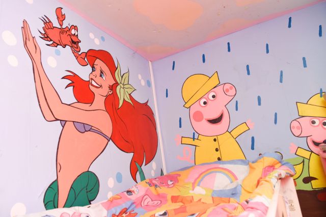 A hatgyerekes apa rajzfilmvilágot varázsolt az otthonából válás után