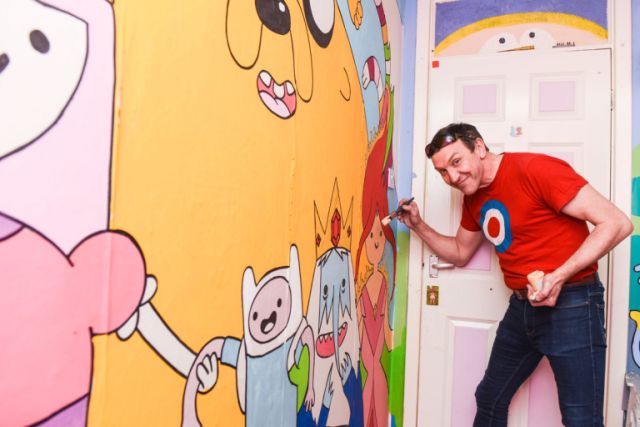 A hatgyerekes apa rajzfilmvilágot varázsolt az otthonából válás után