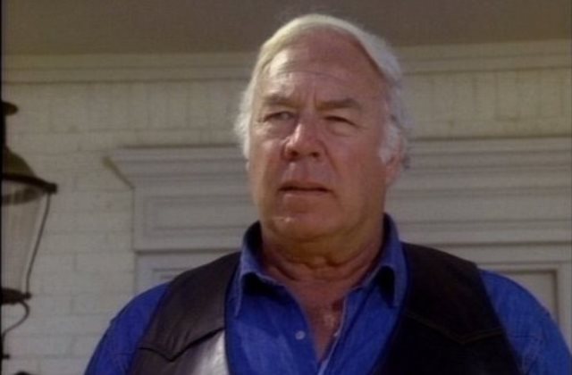 Meghalt George Kennedy, a Csupasz pisztoly filmek és a Dallas sztárja