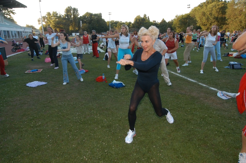 Ma 75 éves a revü koronázatlan királynője, Medveczky Ilona