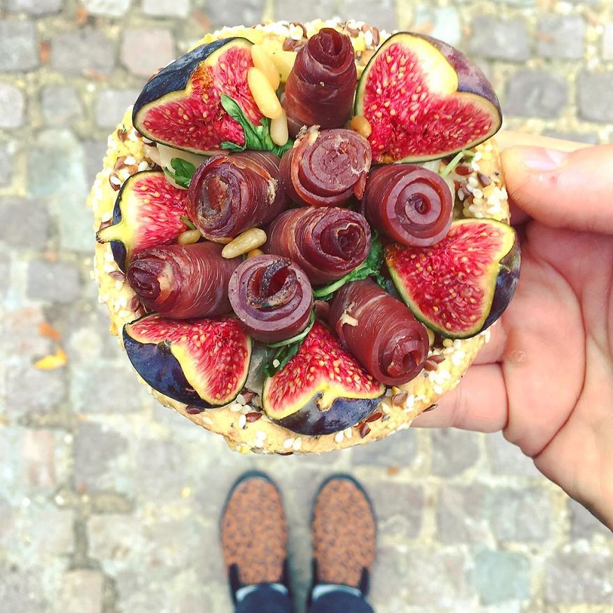 Párizs csodás desszertjeit és színes cipőit fotózza ez a férfi