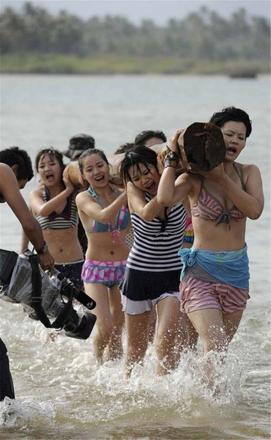 A kínai testőrnők kiképzése olyan, mint egy kínzó tábor - sokkoló fotók A kínai testőrnők kiképzése olyan, mint egy kínzó tábor - sokkoló fotók