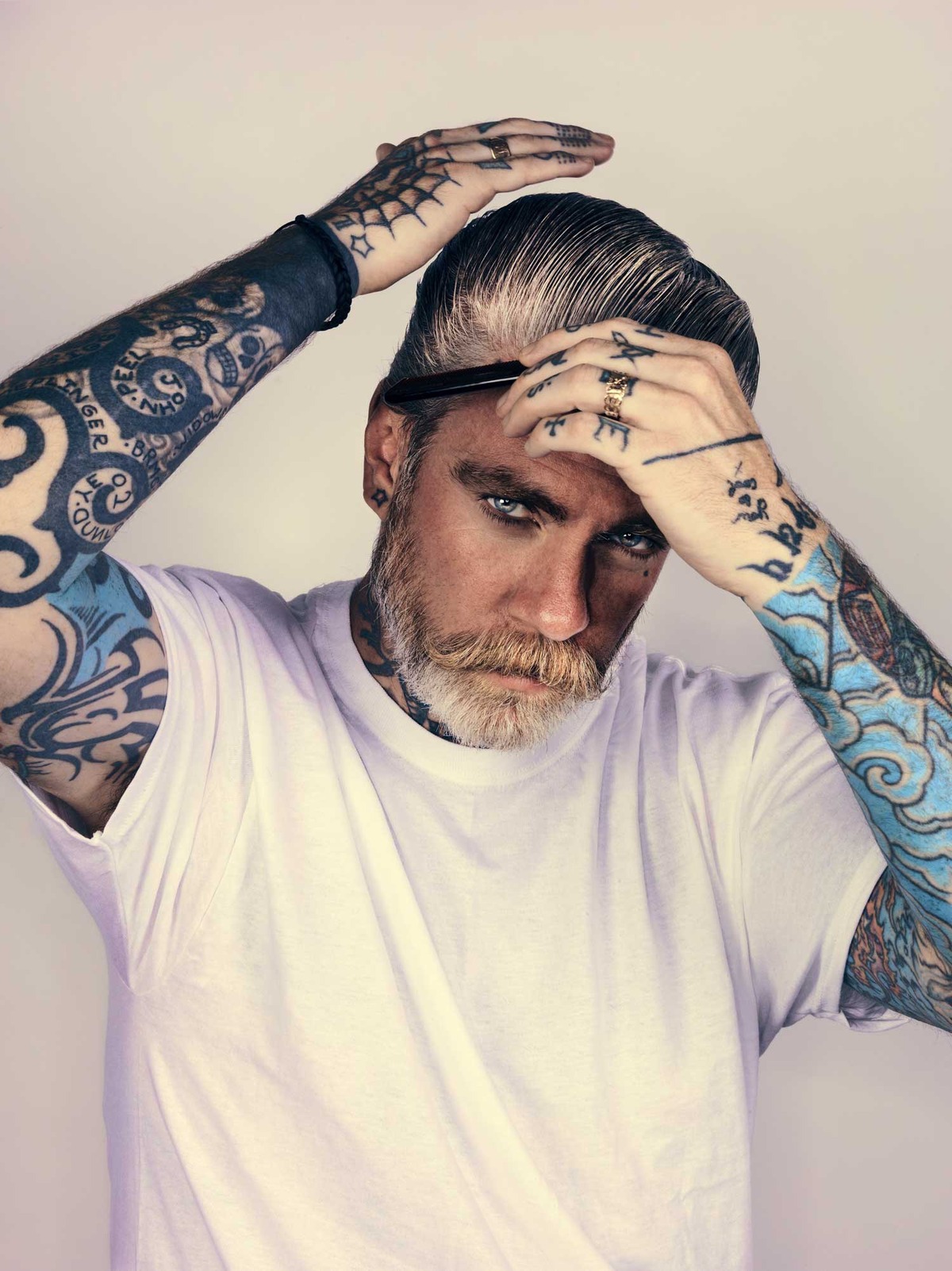 Szakállas férfiak fotóiból nyílt kiállítás - nézd meg te is a képeket!