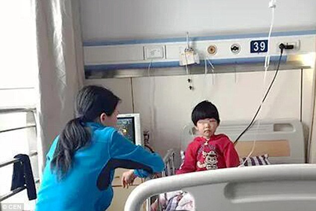 11 emeletet zuhant, majd sérülés nélkül állt fel a kínai kislány