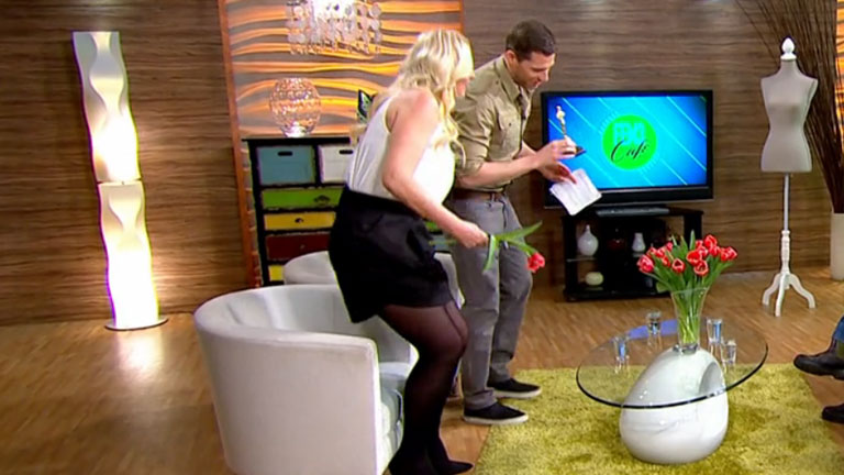 Nézd, milyen rövid ez a szoknya Kandász Andreán Nézd, milyen rövid ez a szoknya Kandász Andreán