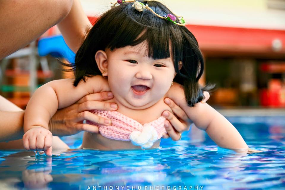 Az egész internet imádja a cuki sellőbabát