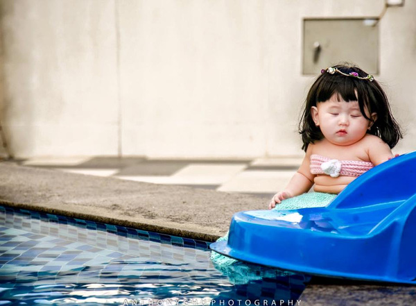 Az egész internet imádja a cuki sellőbabát