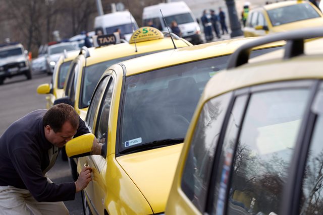 Így tüntetnek a taxisok Budapesten - képek