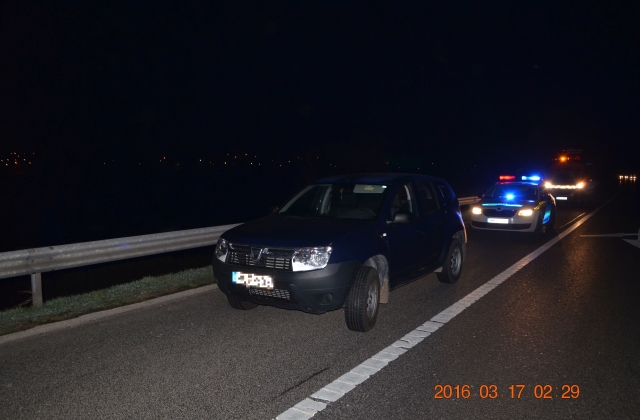 Tatánál vezették le a rendőrök az osztrák férfit az autópályáról