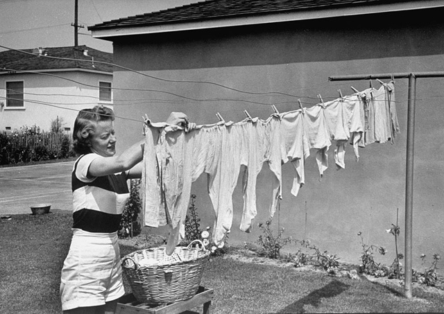 “Egy jó feleség mindig tudja, hol a helye “Egy jó feleség mindig tudja, hol a helye