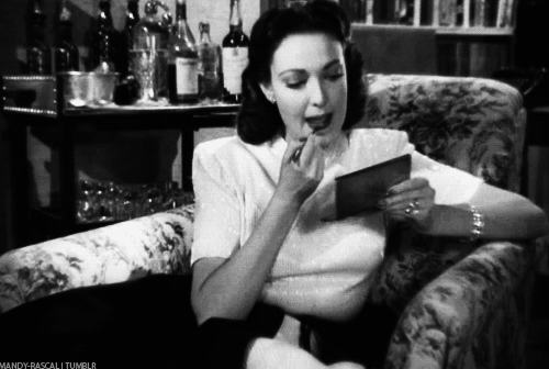 “Egy jó feleség mindig tudja, hol a helye “Egy jó feleség mindig tudja, hol a helye