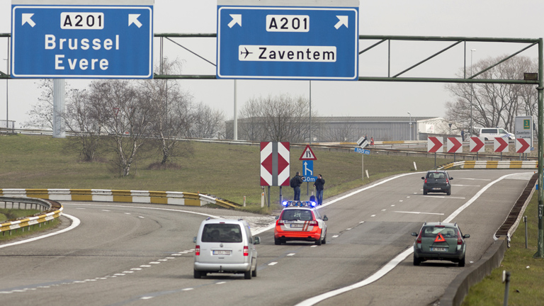 Robbantottak a brüsszeli repülőtéren és a metróban is - több halálos áldozat is van Robbantottak a brüsszeli repülőtéren és a metróban is - több halálos áldozat is van