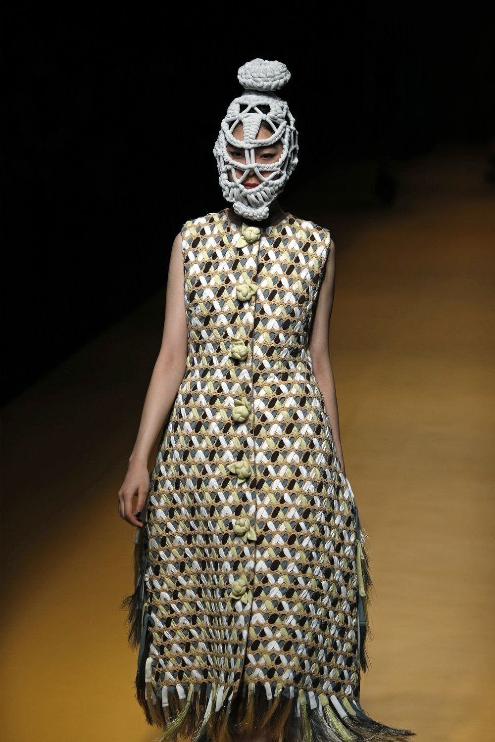 A kiegészítő, amiből reméljük, nem lesz divat: kötött arcmaszkok 