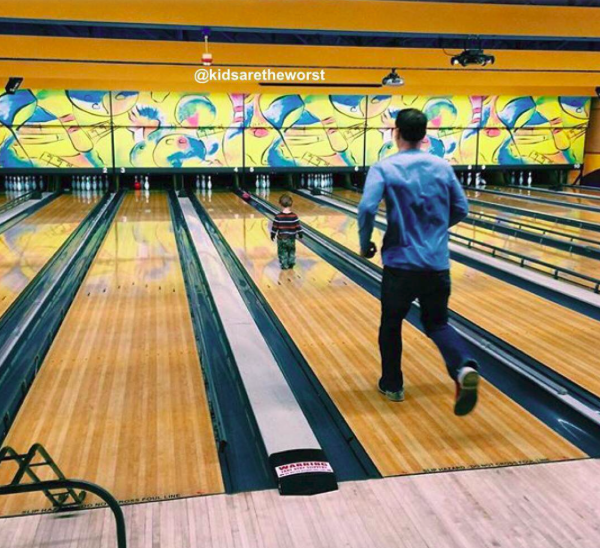 A gyerekek sötét oldalát mutatja be ez az instagram oldal