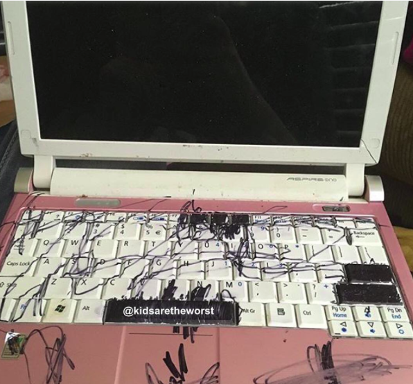 A gyerekek sötét oldalát mutatja be ez az instagram oldal