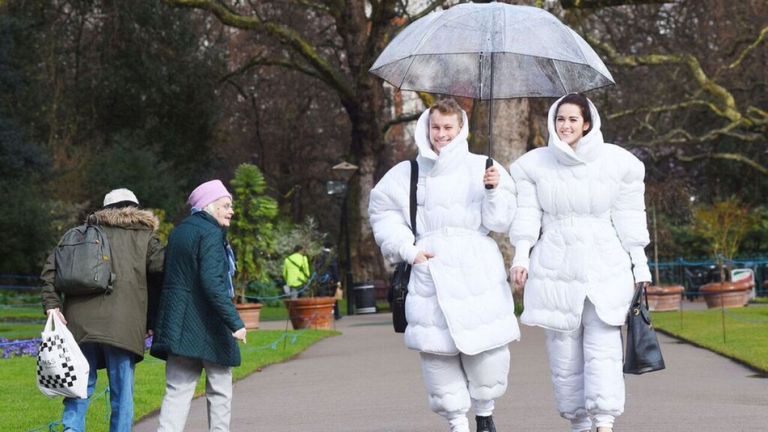 Az összeöltözésre is lehetőség nyílik