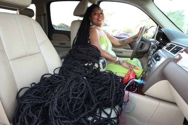 Ennek a nőnek van a világon a leghosszabb rasztája - elképesztő fotók