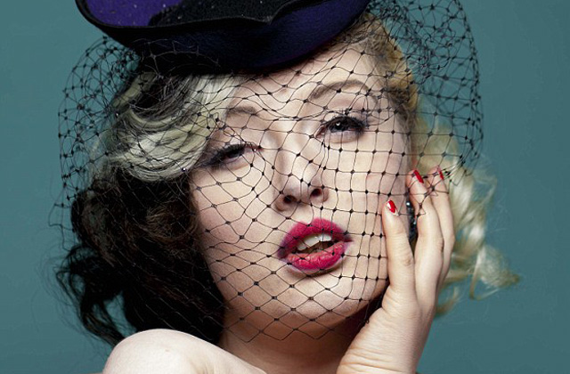 Rosszindulatú kommentek miatt kapott szívinfarktust a modell