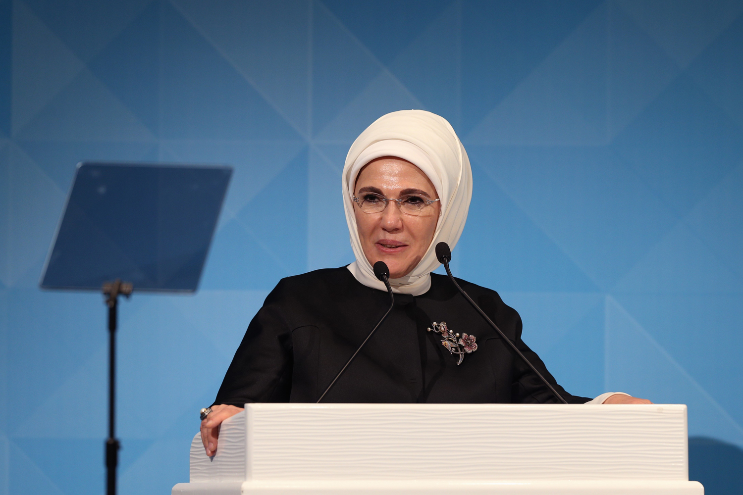 A háremhívő és a shoppingkirálynő - first ladyk, aki erősen megosztották a népüket