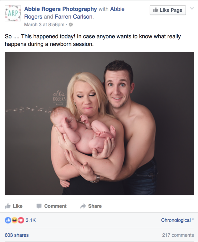 Az újszülött alaposan meglepte a szüleit a családi fotózáson Az újszülött alaposan meglepte a szüleit a családi fotózáson