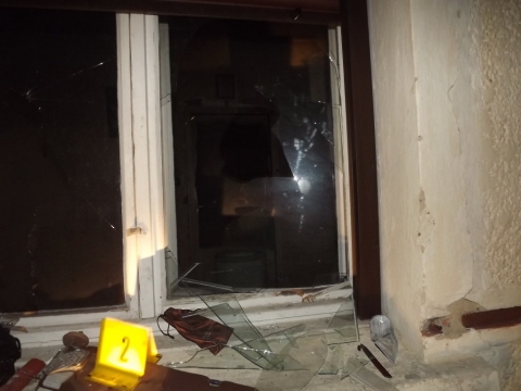 A betört ablak - fotó: police.hu