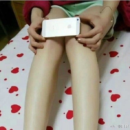 Kínában most akkor vagy vékony, ha a térded befér egy iPhone mögé