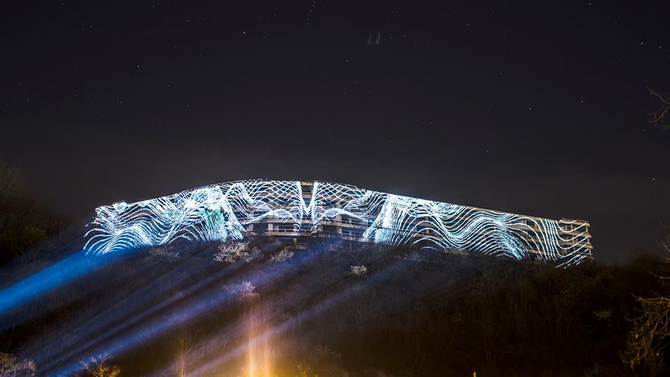 Meglepő dolog történt a budai betoncsontváz-szállodával