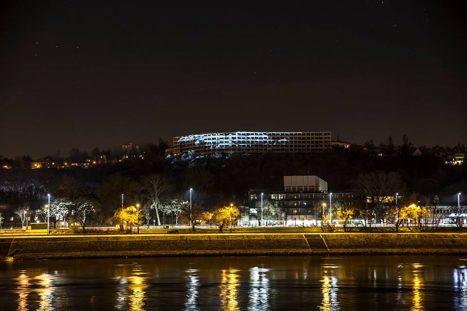 Meglepő dolog történt a budai betoncsontváz-szállodával