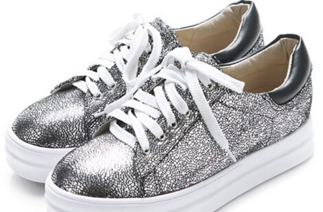 Kora nyári cipőtrendek – Ezeket viseld májusban és júniusban!