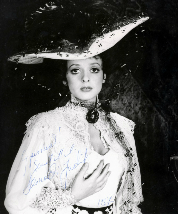 Ritka felvételek a ma 60 éves Hernádi Juditról