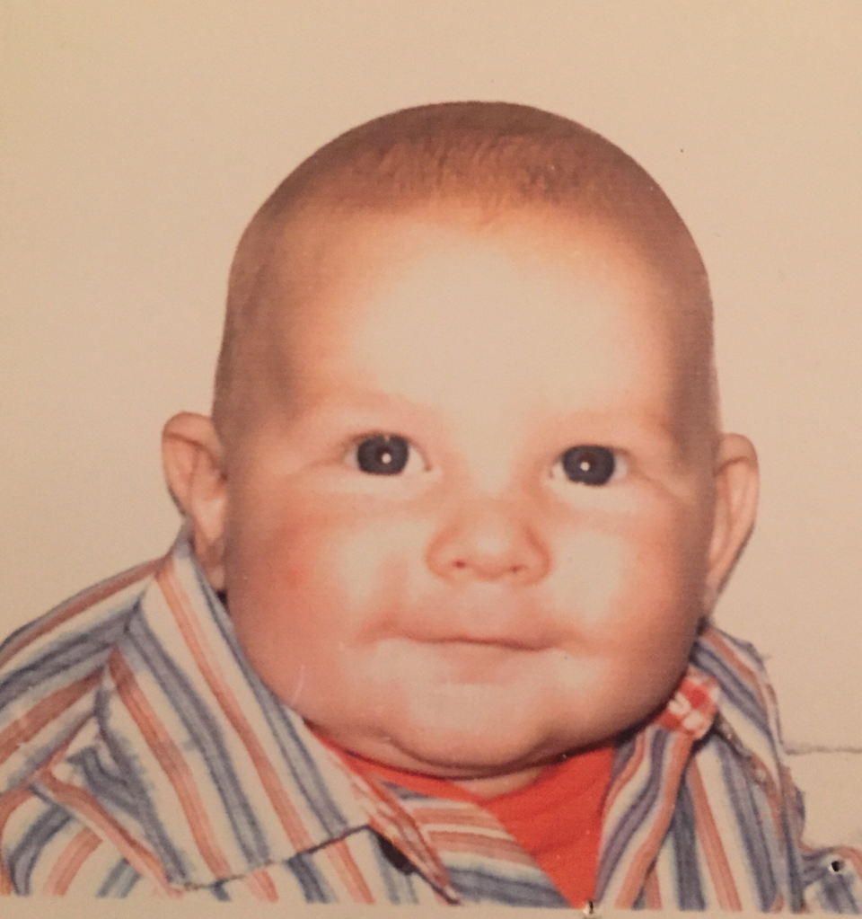 Babák, akik tisztára úgy néznek ki, mintha felnőttek lennének