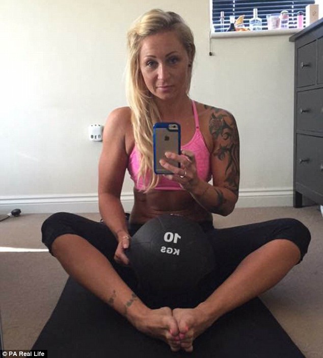 20 kilót fogyott és bombaformába hozta magát a nő, anélkül, hogy edzőterembe járt volna